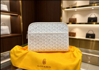 Goyard 
85 dhs✅✅

Zain07
♥️♥️♥️
