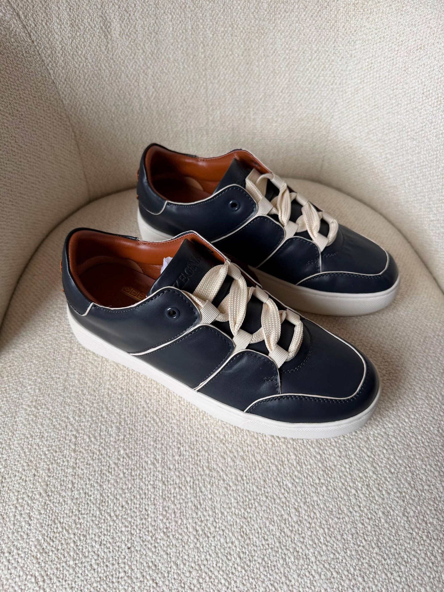 ZEGNA TIZIANO SNEAKERS
*AAA QUALITY*
*SIZE:40 to 46*
450 dhs✅

Zain185
♥️♥️♥️