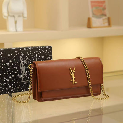 🌼 YSL Sunset
1️⃣ First quality ＋🎁
Size : 22 * 14 * 6 cm
85 dhs❣️
with box🎁

Zain115
♥️♥️♥️