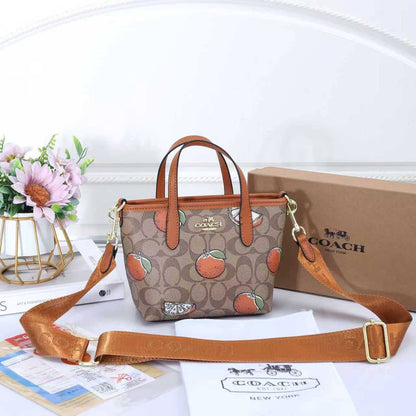 Coach
90 dhs✅ 

with box
🎁🎁🎁

Zain72
♥️♥️♥️