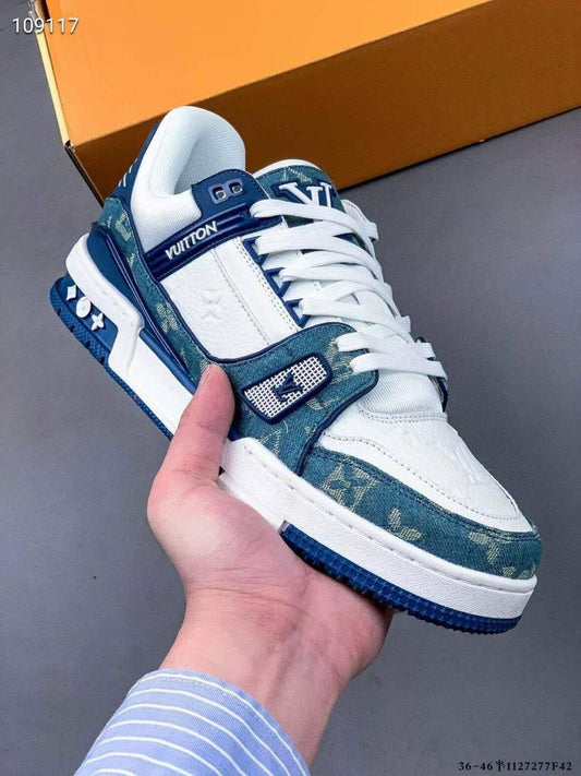 LV
Size 39 TO 45 
170 dhs✅

Zain183
♥️♥️♥️