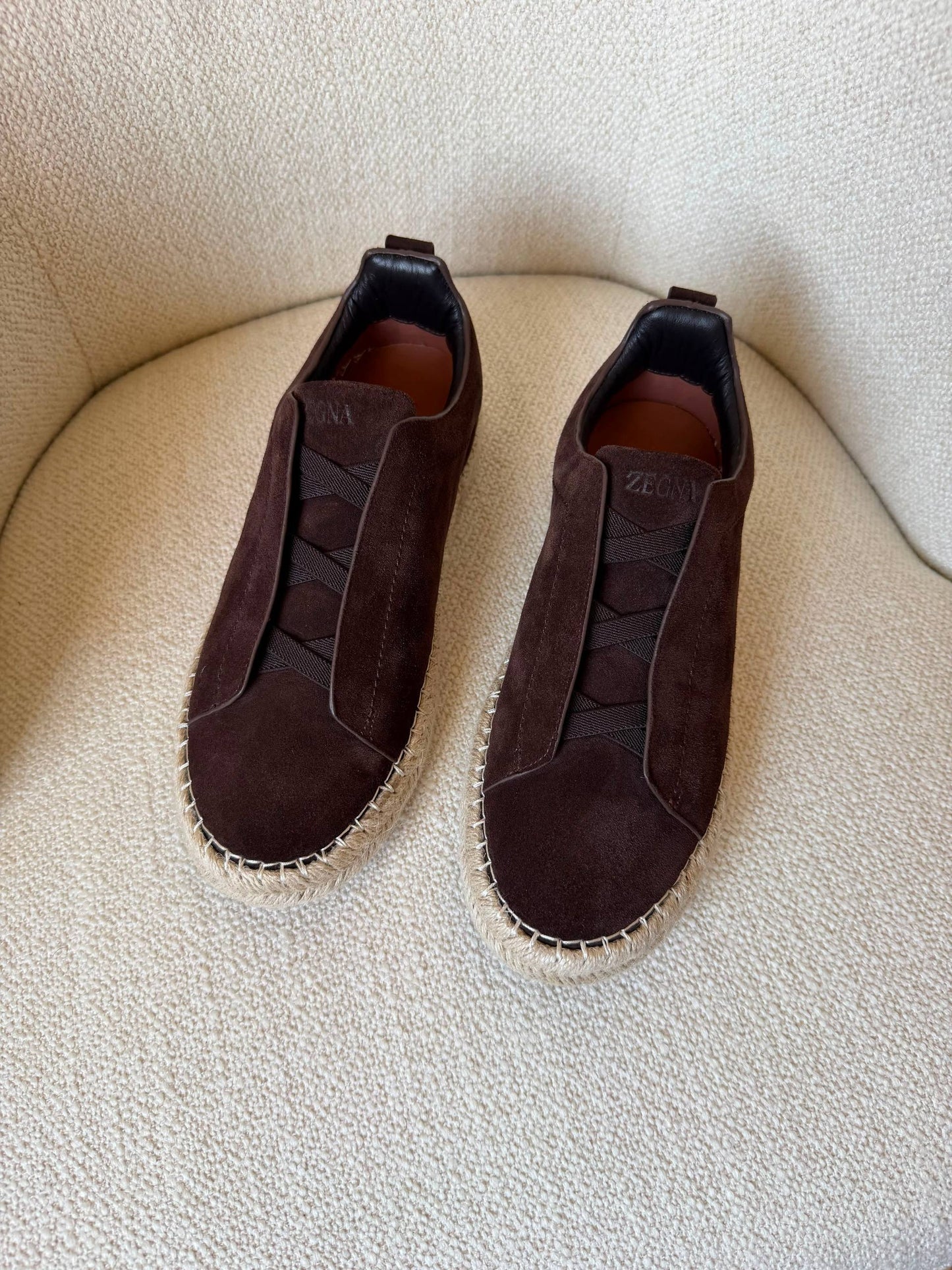 ZEGNA
*AAA QUALITY*
*SIZE:40 to 46*
450 dhs🇦🇪🇦🇪

Zain185
♥️♥️♥️