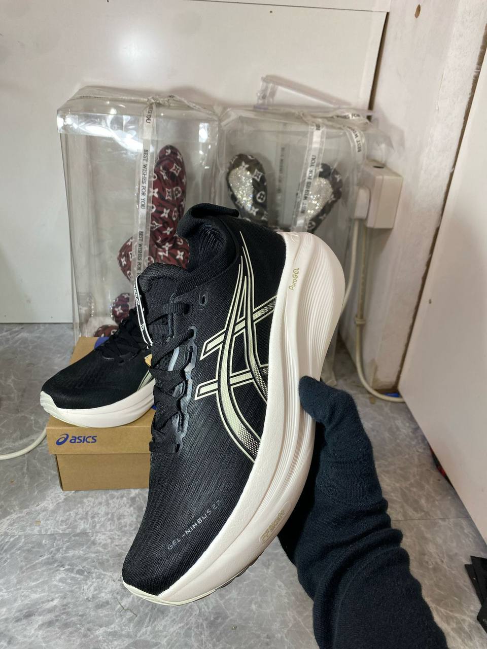 ASICS  Gel-Nimbus 27 ‘White/Black’🖤🤍
36-45 AVAILABLE 
220 dhs✅

Zain242
♥️♥️♥️