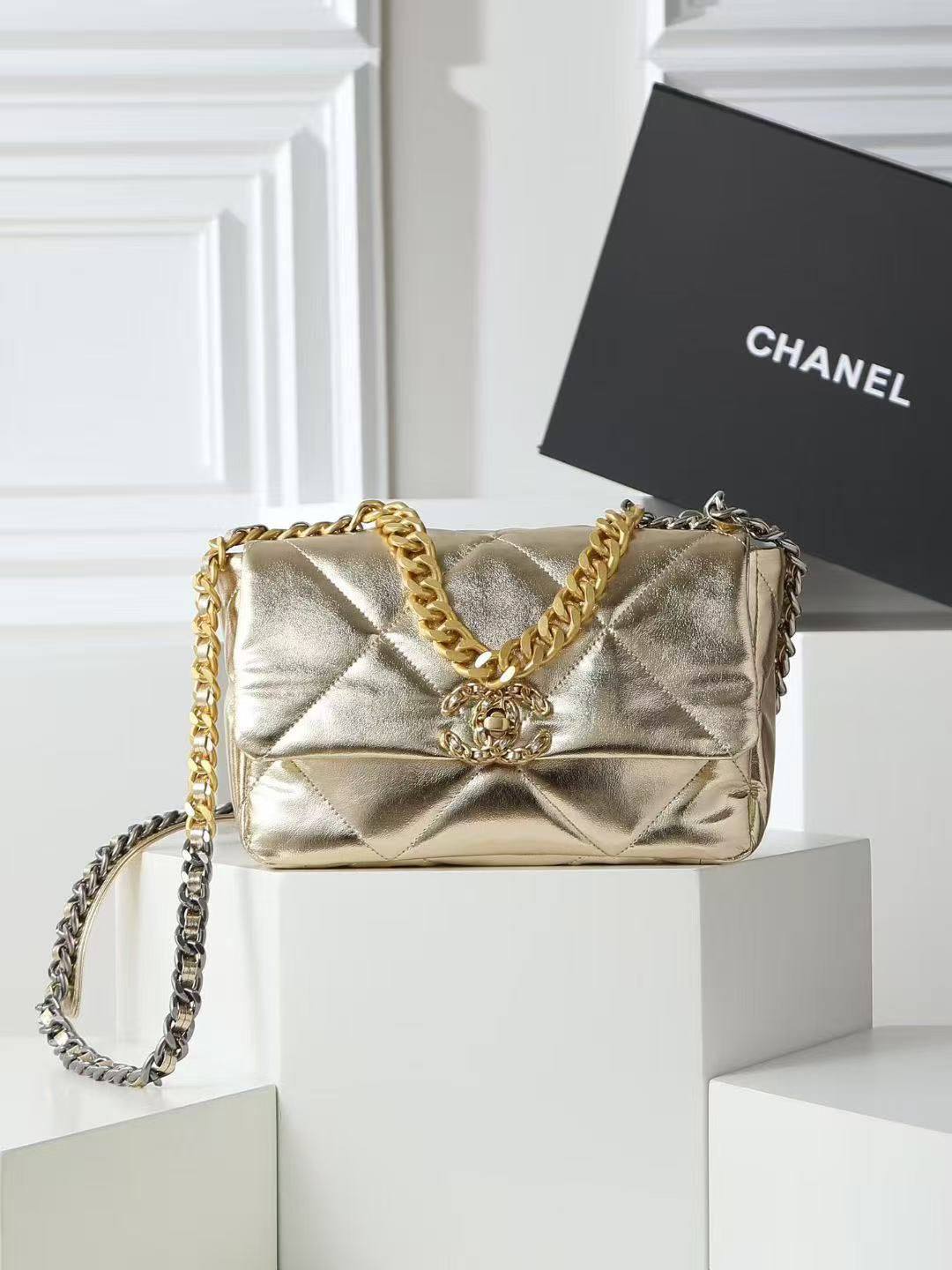 Chanel
Master+++
340 dhs❣️

Zain153
♥️♥️♥️