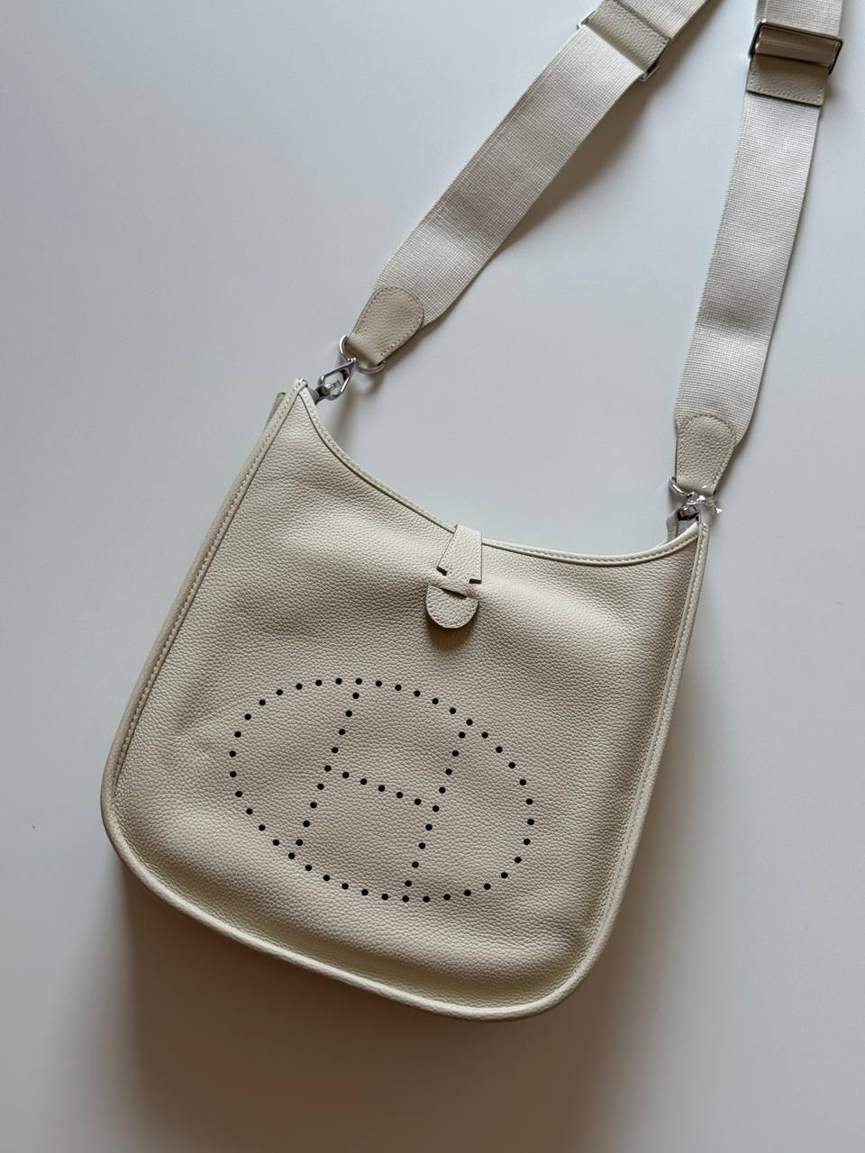 Hermes
evelyne 29cm💕master quality😍with box❤️
370 dhs✅

Zain52
♥️♥️♥️