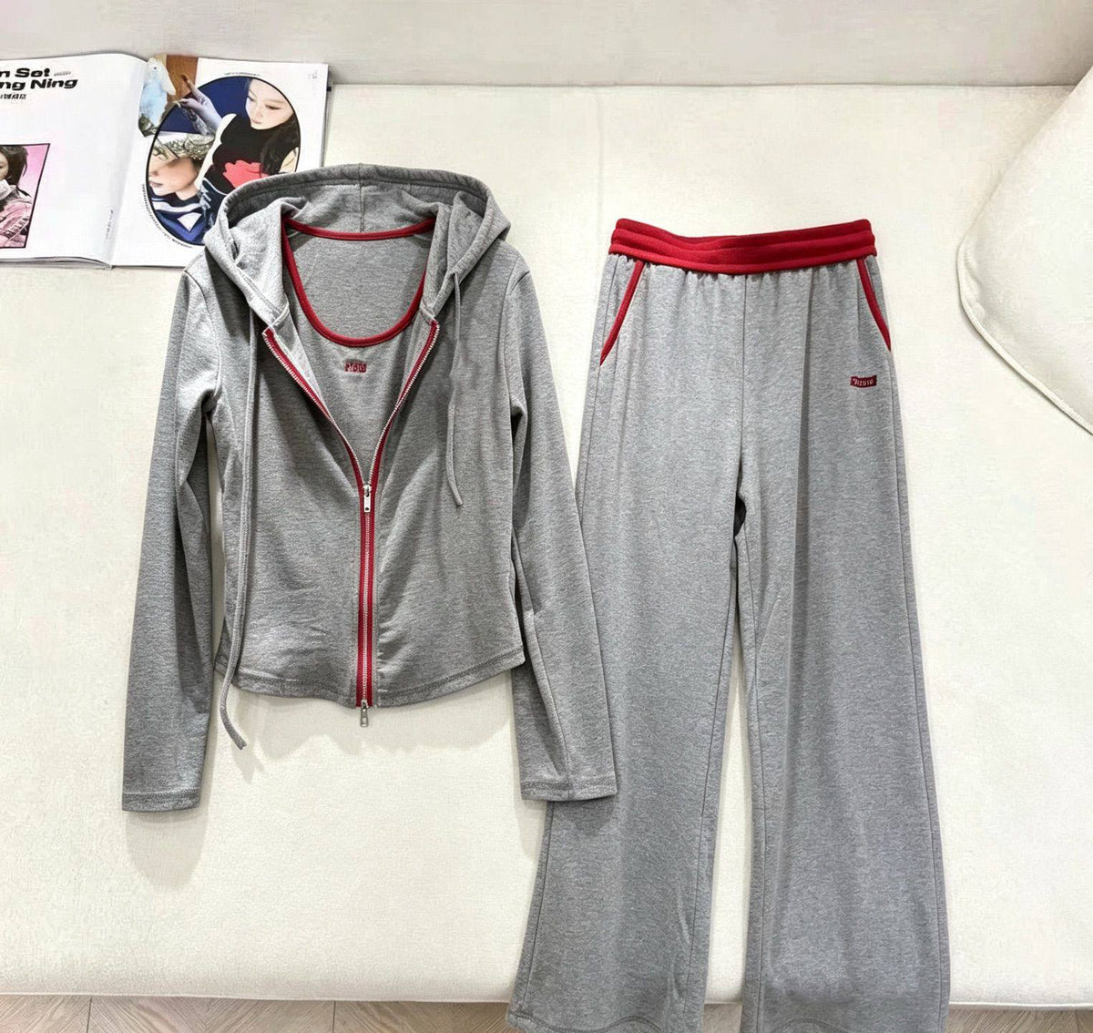 MIU MIU

Super Master quality

Sizes: S M L

470 dhs🇦🇪🇦🇪

Zain308
♥️♥️♥️