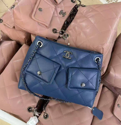 Chanel 
good quality 
110 dhs🇦🇪

Zain278
♥️♥️♥️