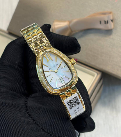 Bvlgari watch for ladies 
good quality 
270 dhs❣️

Zain59
♥️♥️♥️