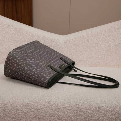 Tory Burch
100 dhs💓
2in1
Both sides are usable.

Zain07
♥️♥️♥️