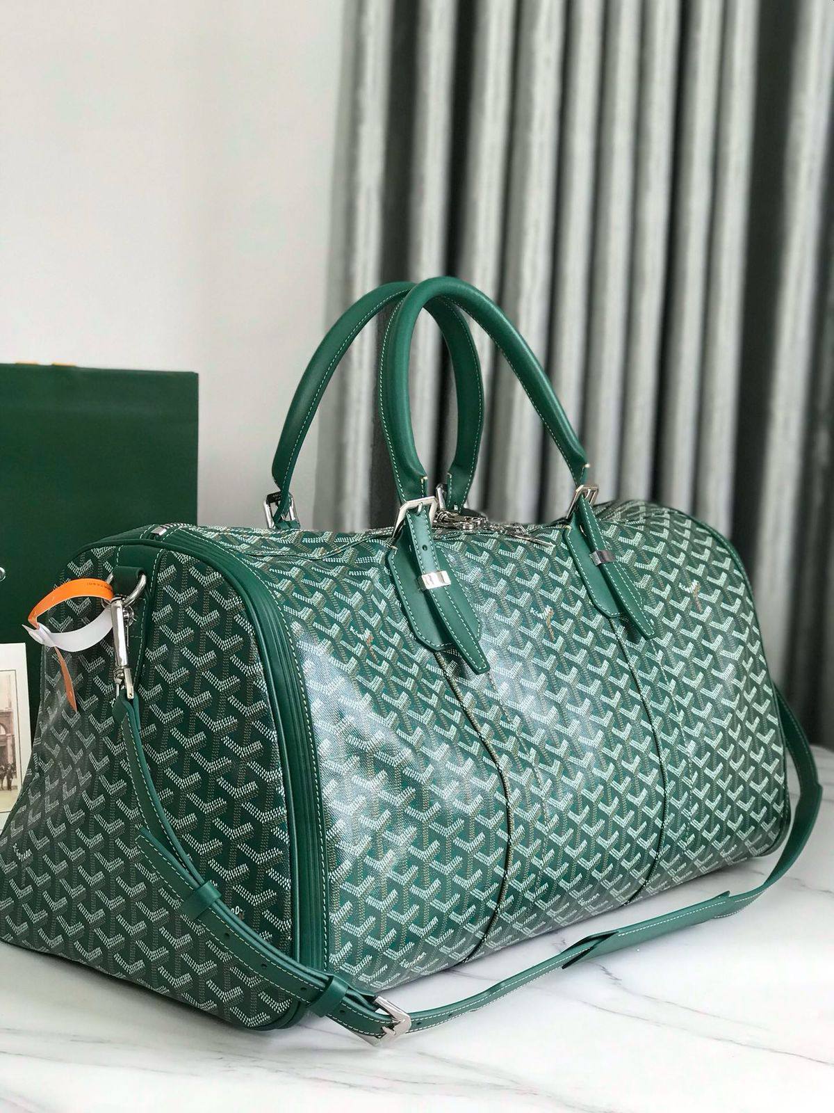 GOYARD 

TRAVELING BAG  
NEW CAME 

HIGH QUALITY 

135 dhs🇦🇪🇦🇪🇦🇪
Zain295
♥️♥️♥️