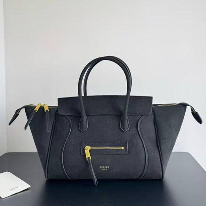 CELINE 
HIGH QUALITY NEW CAME 
135 dhs❤️

Zain39
♥️♥️♥️
