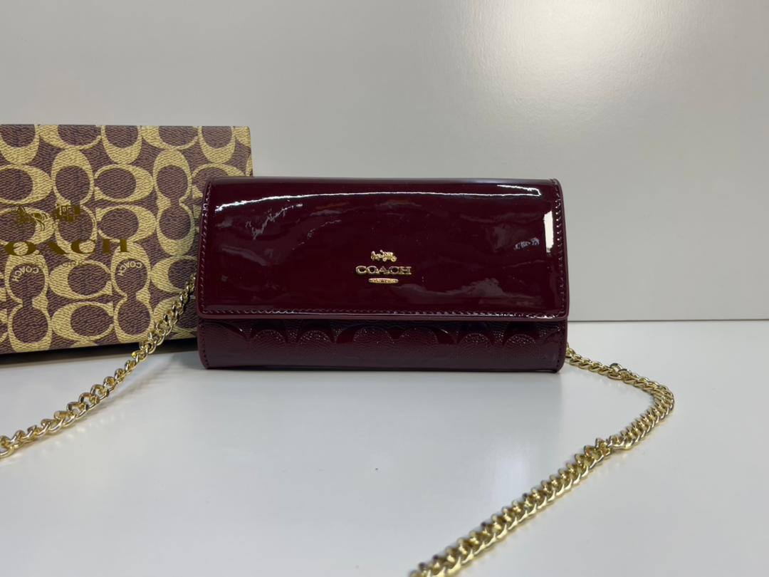 Coach - CH - DKNY
85 dhs❣️
with box
🎁🎁🎁

size 19×5×11cm

Zain41
♥️♥️♥️