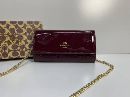 Coach - CH - DKNY
85 dhs❣️
with box
🎁🎁🎁

size 19×5×11cm

Zain41
♥️♥️♥️