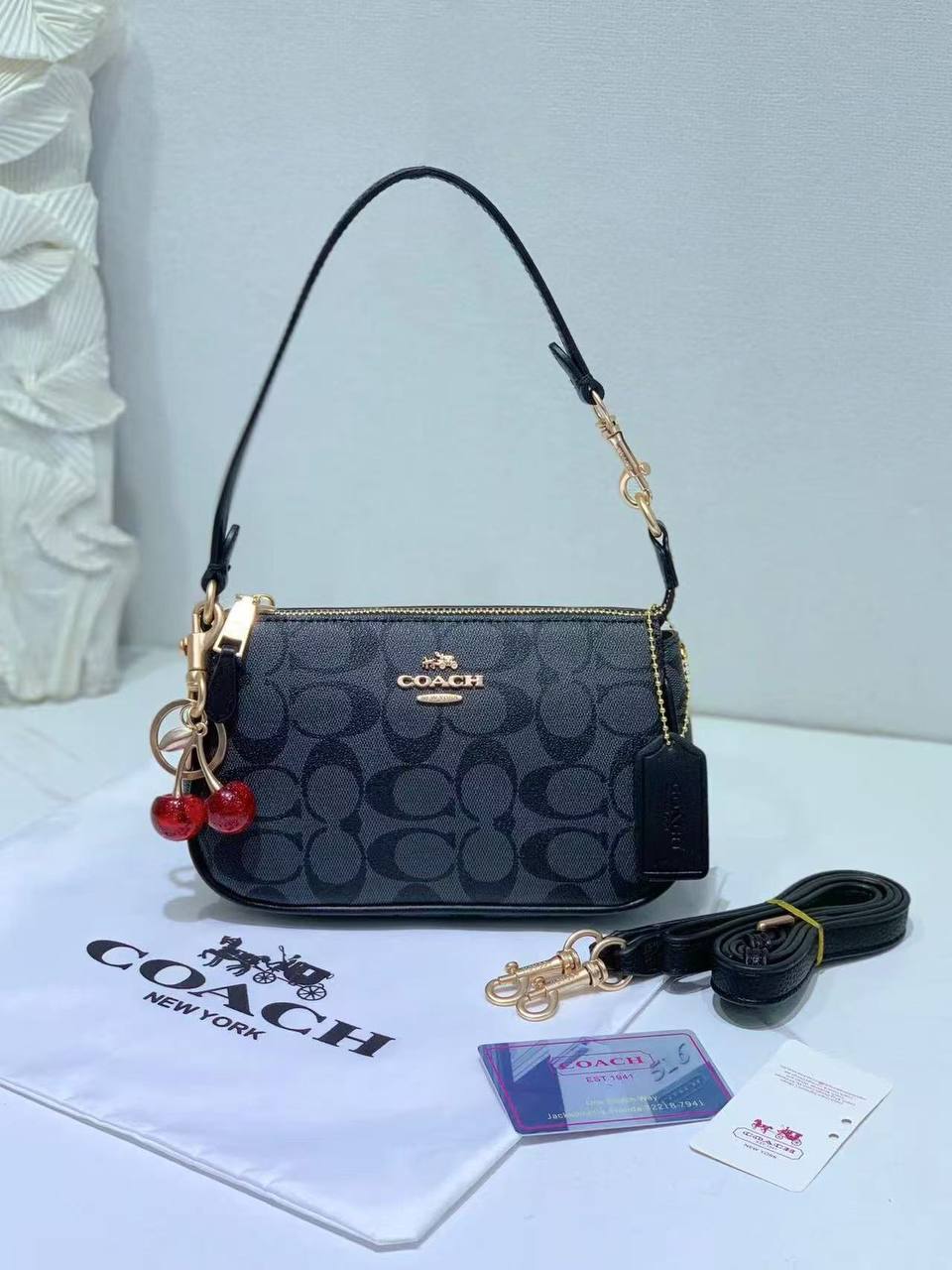 Coach 
good quality 
90 dhs✅
with box

Zain278
♥️♥️♥️