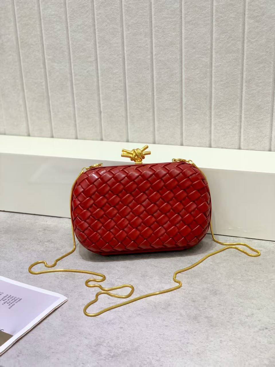 Bottega

100 dhs🇦🇪🇦🇪🇦🇪

High-quality 
with box

Zain35
♥️♥️♥️