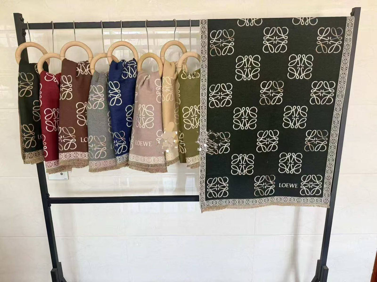 Scarfs

110 dhs🇦🇪🇦🇪
High quality 

Zain04
♥️♥️♥️