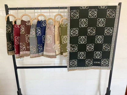 Scarfs

110 dhs🇦🇪🇦🇪
High quality 

Zain04
♥️♥️♥️