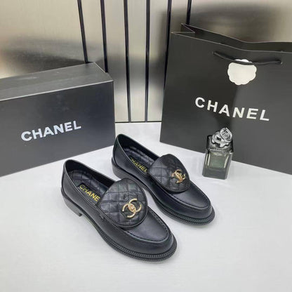 Chanel
Size 36-41
130 dhs🪙🌨️

Zain40
♥️♥️♥️