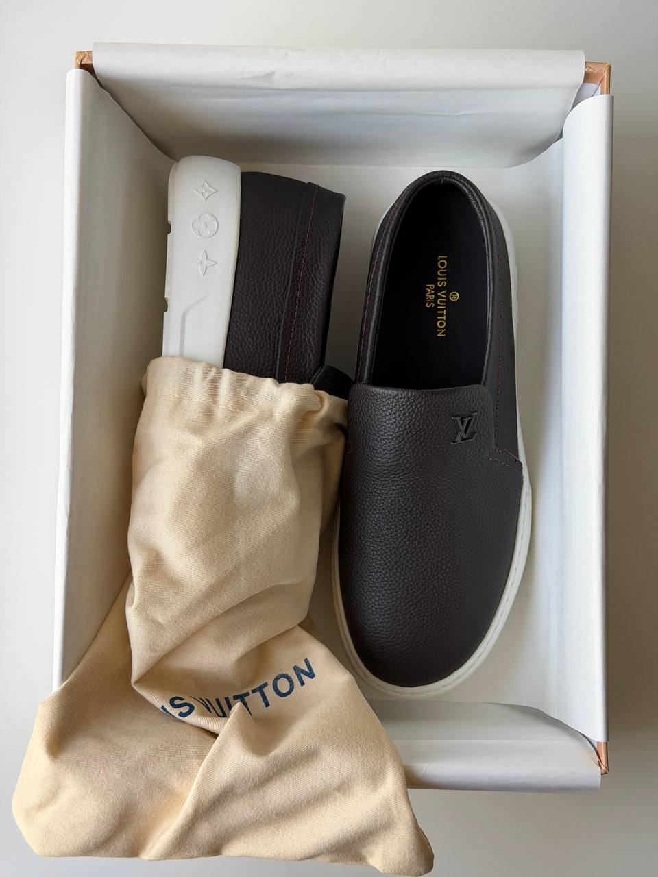 LV Pacific loafer
*AAA quality*
*size: 40 to 46*
590 dhs❣️

Zain185
♥️♥️♥️