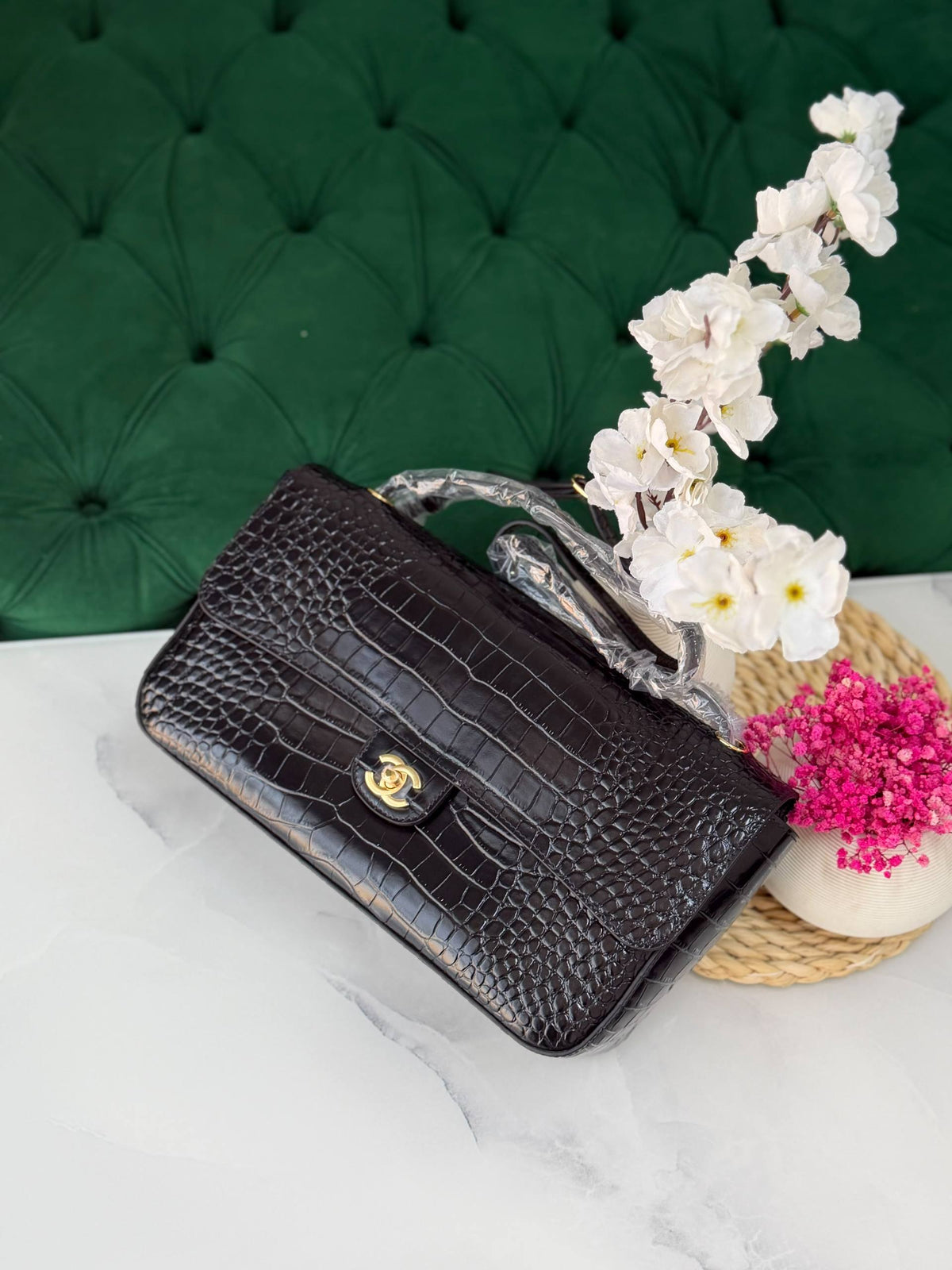 Chanel  ✨💥
Available original box 📦 
With full packing 🎀🎀
Super high quality 💥💥

For Price 👇 WhatsApp✅
0568585901 
0507557372
0552275751 Owner Zain 👌

Zain295
♥️♥️♥️