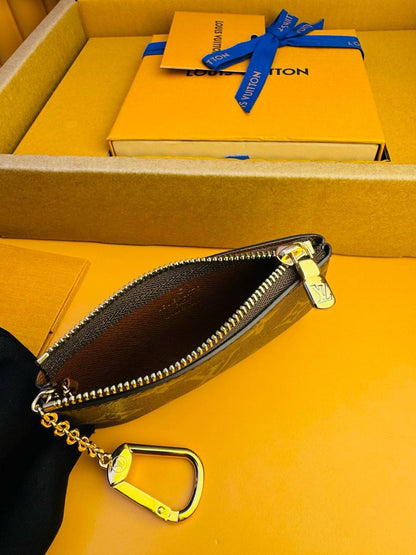 LV
💜*Super Master*💜
230 dhs✅

Zain275
♥️♥️♥️