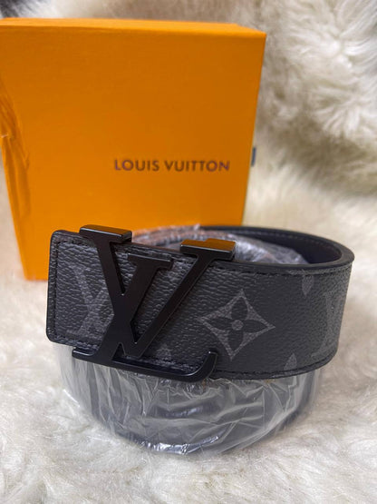 Belt for men
Wide：4.0cm
Size：115/120/125cm
With box 
30 dhs🇦🇪🇦🇪

Zain50
♥️♥️♥️