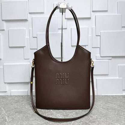 Miu Miu
Master
270 dhs🪙🌨️

Zain153
♥️♥️♥️