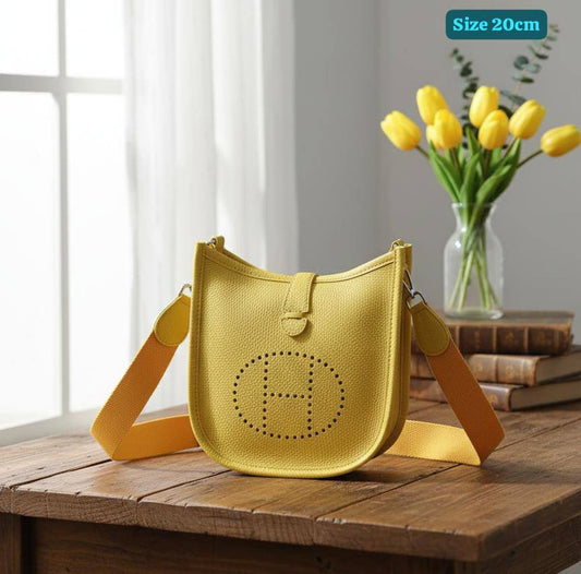 Hermes
Good quality 
with box 
🎁🎁🎁

90 dhs🪙🌨️

Zain186
♥️♥️♥️