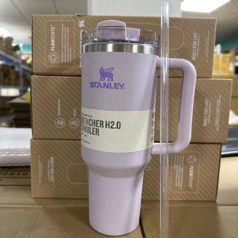 🌈 Stanley Coffee vacuum Cup 
1️⃣ First quality ＋🎁
Size ： 27 * 10 cm
65 dhs❤️
with box 🎁

Zain88
♥️♥️♥️