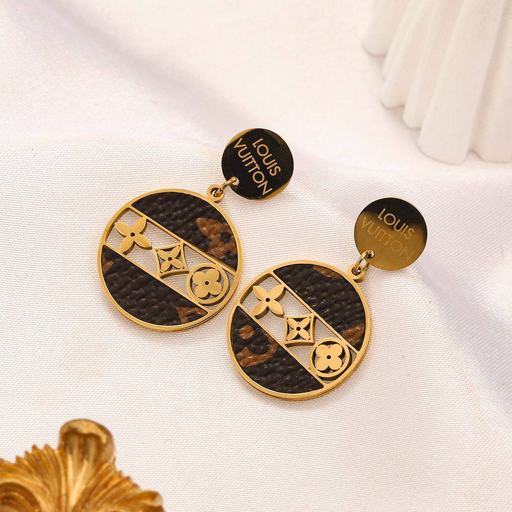 New arrival earrings 
30 dhs💓

Zain243
♥️♥️♥️