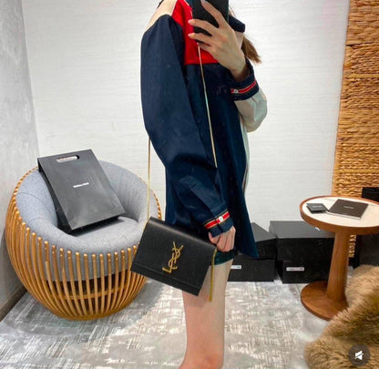 YSL
110 dhs🇦🇪🇦🇪
Size：19CM
good-quality with box

Zain35
♥️♥️♥️
