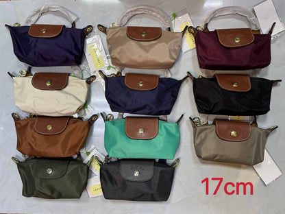 Long Champ mini 
Size：17cm
50 dhs🇦🇪🇦🇪

Zain136
♥️♥️♥️