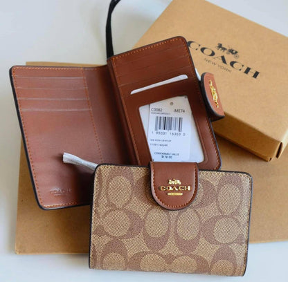 Coach 
Wallets Master
125 dhs💓

Zain248
♥️♥️♥️