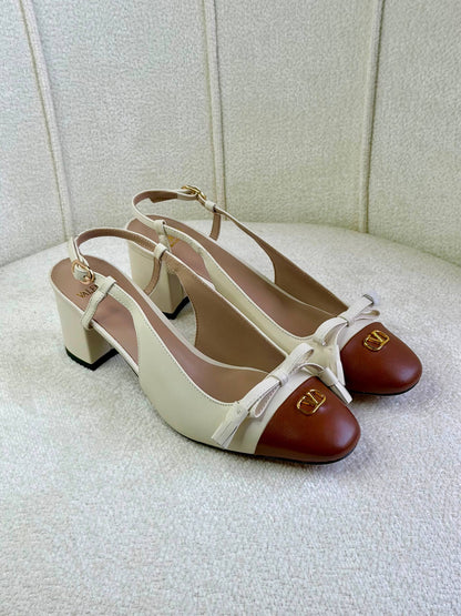 valentino
Super  AAAAQuality 💯 
With originalpacking🎁🎁
SIZE:36and41
Available now
500 dhs🇦🇪🇦🇪

Zain309
♥️♥️♥️