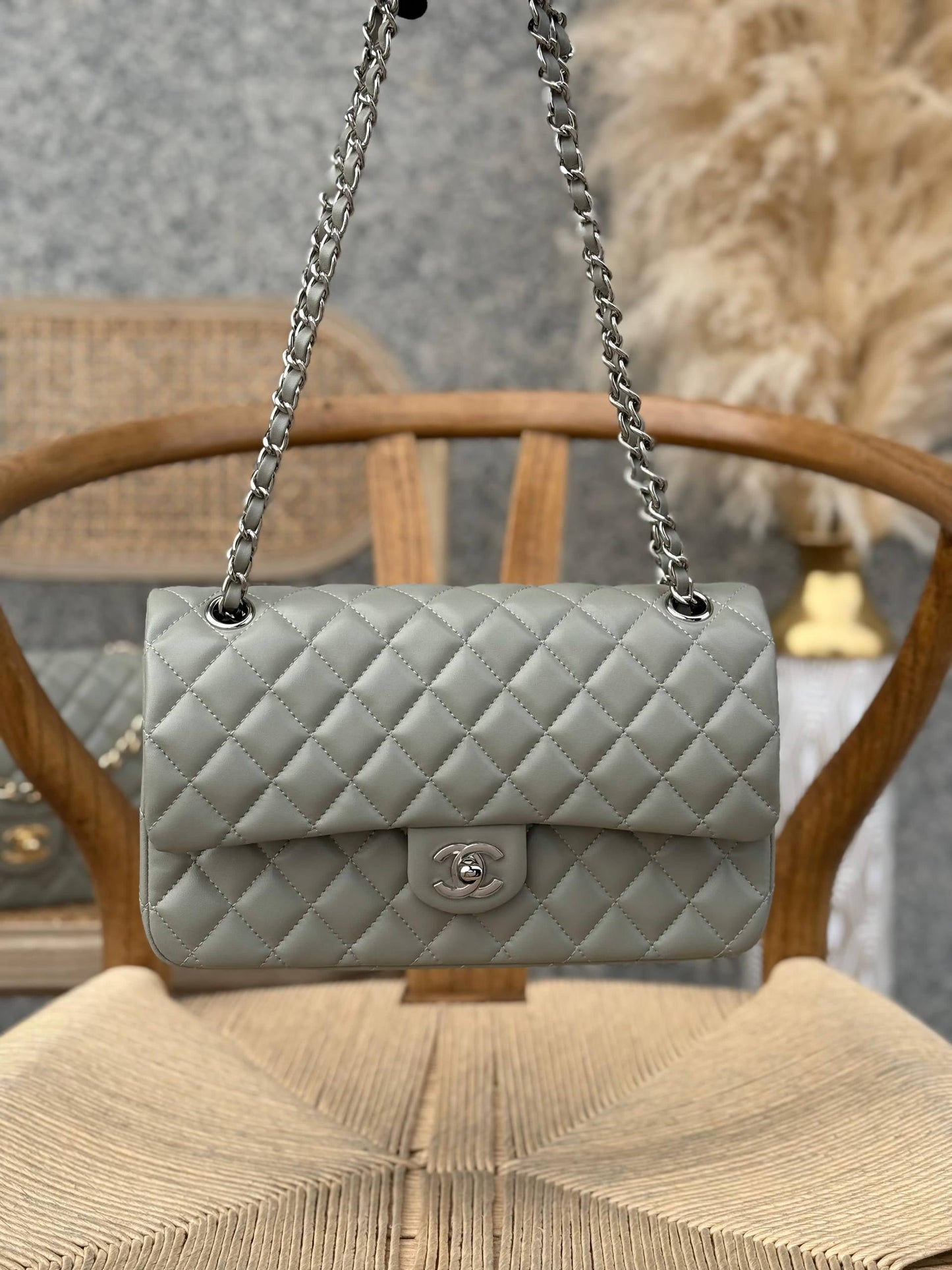 CHANEL
25cm
370 dhs🌺
Top quality 
With box🎁

Zain167
♥️♥️♥️