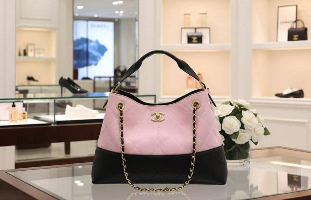 CHANEL
95 dhs🪙🌨️
Good Quality

Zain90
♥️♥️♥️