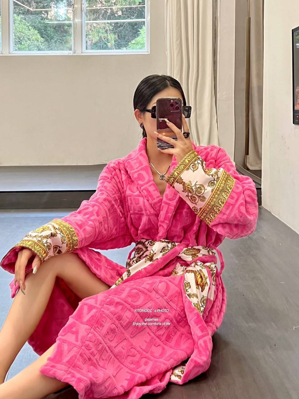 ه*New collections*                                                
VERSACE BATHROBE
*Super Master quality*
*Sizes:FREE SIZE*

750 dhs🇦🇪🇦🇪

Zain308
♥️♥️♥️