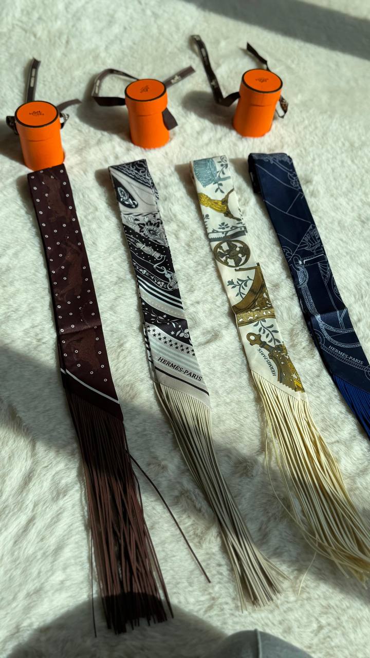 Hermes 🐎🧡

*Twilly Scarf* 
*With orginal packing*  🎁
230 dhs🌺
*VIP QUALITY*

Zain280
♥️♥️♥️