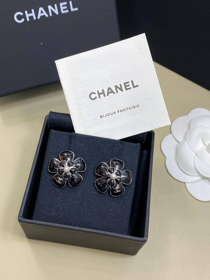 CHANEL MASTER
EARRING💫✨
60 DHS🇦🇪🇦🇪
WITH BOX AND PAPER BAG🛍️🎁

Zain89
♥️♥️♥️