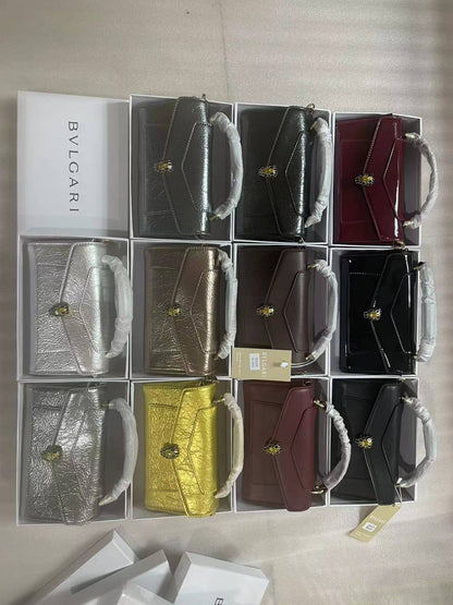 Bvlgari 
100 dhs🇦🇪🇦🇪

with box 
high quality

20 cm

Zain26
♥️♥️♥️