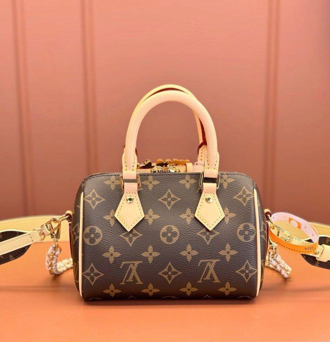 LV
115 dhs🇦🇪
Good-quality 

with box
🎁🎁🎁

Zain35
♥️♥️♥️