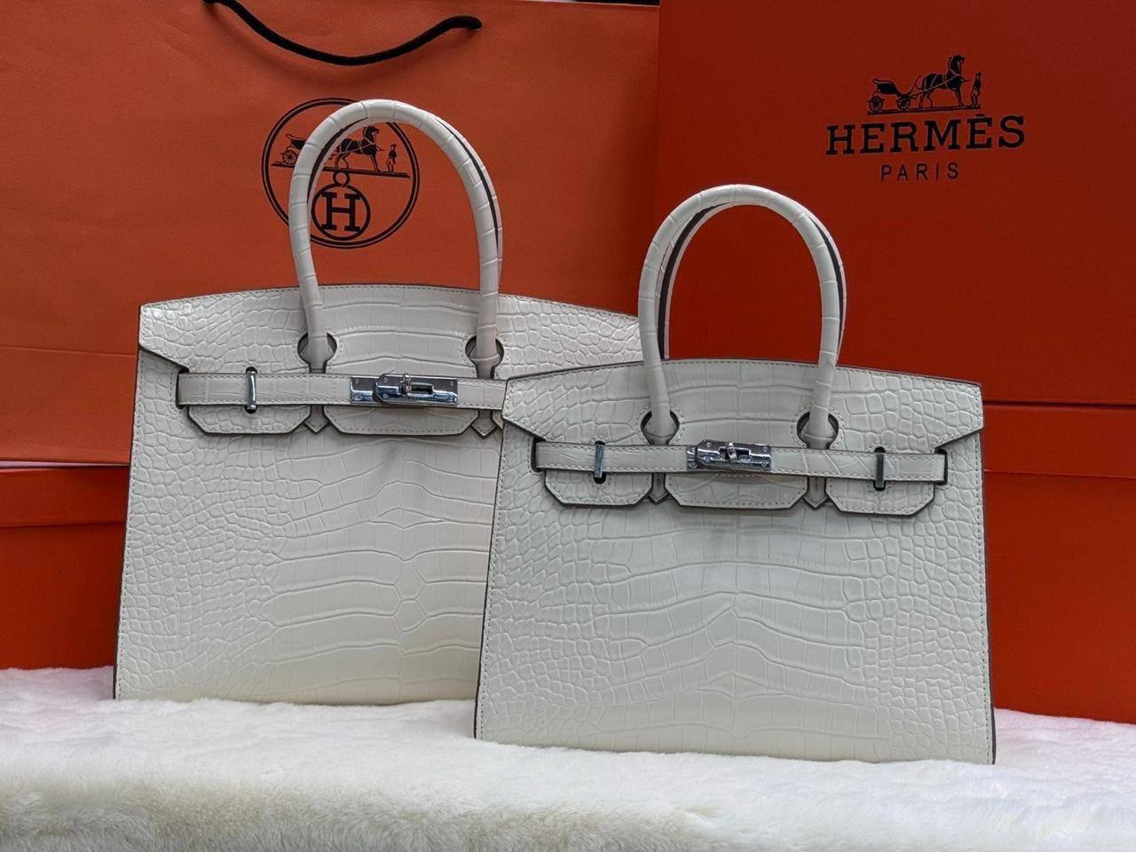 HERMES 
VERY GOOD QUALITY 💯
25 CM 100 DHS🪙🌨️
30 CM 115 DHS🪙🌨️

Zain28
♥️♥️♥️