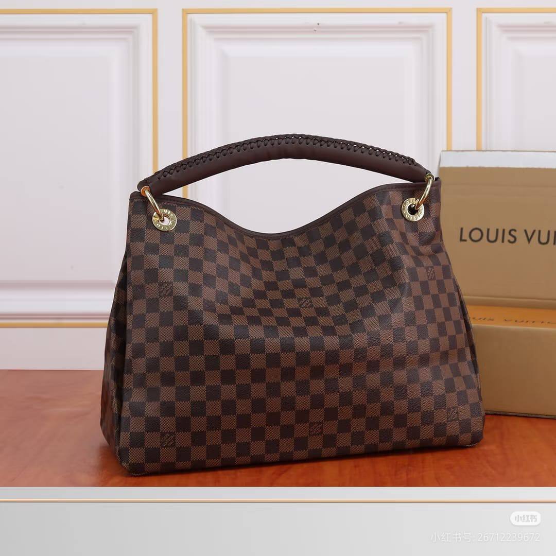 LV Master
260 dhs🪙🌨️

Zain10
♥️♥️♥️