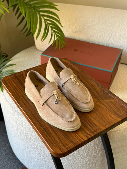 LORA PIANA 
SuperMaster Quality 💯
450 dhs💓
Size:36-41💥

Zain171
♥️♥️♥️