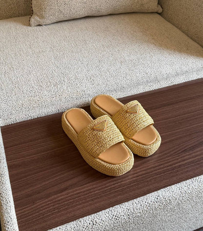 PRADA 

SuperMaster Quality 💯

430 dhs🇦🇪🇦🇪

Size: 36-41💥

Zain171
♥️♥️♥️