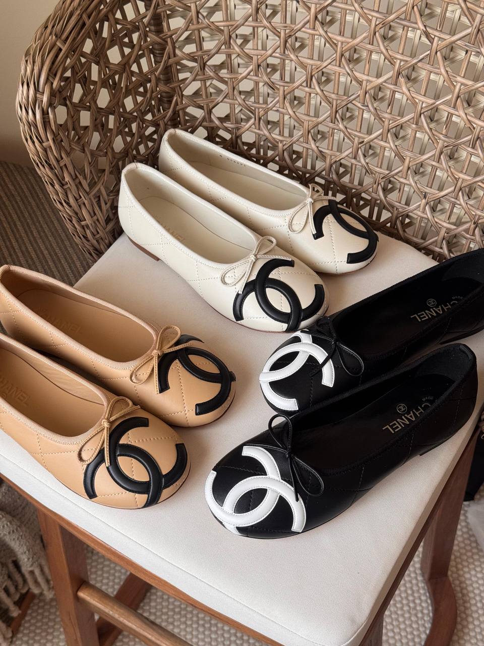 CHANEL 🤍
🤩Available new 😍😍
Size: 36 to 41
Super master quality
450 dhs✅

Zain198
♥️♥️♥️