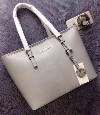 Mixed bags
Caach 
MK

90 dhs🇦🇪🇦🇪
  high quality

Zain26
♥️♥️♥️