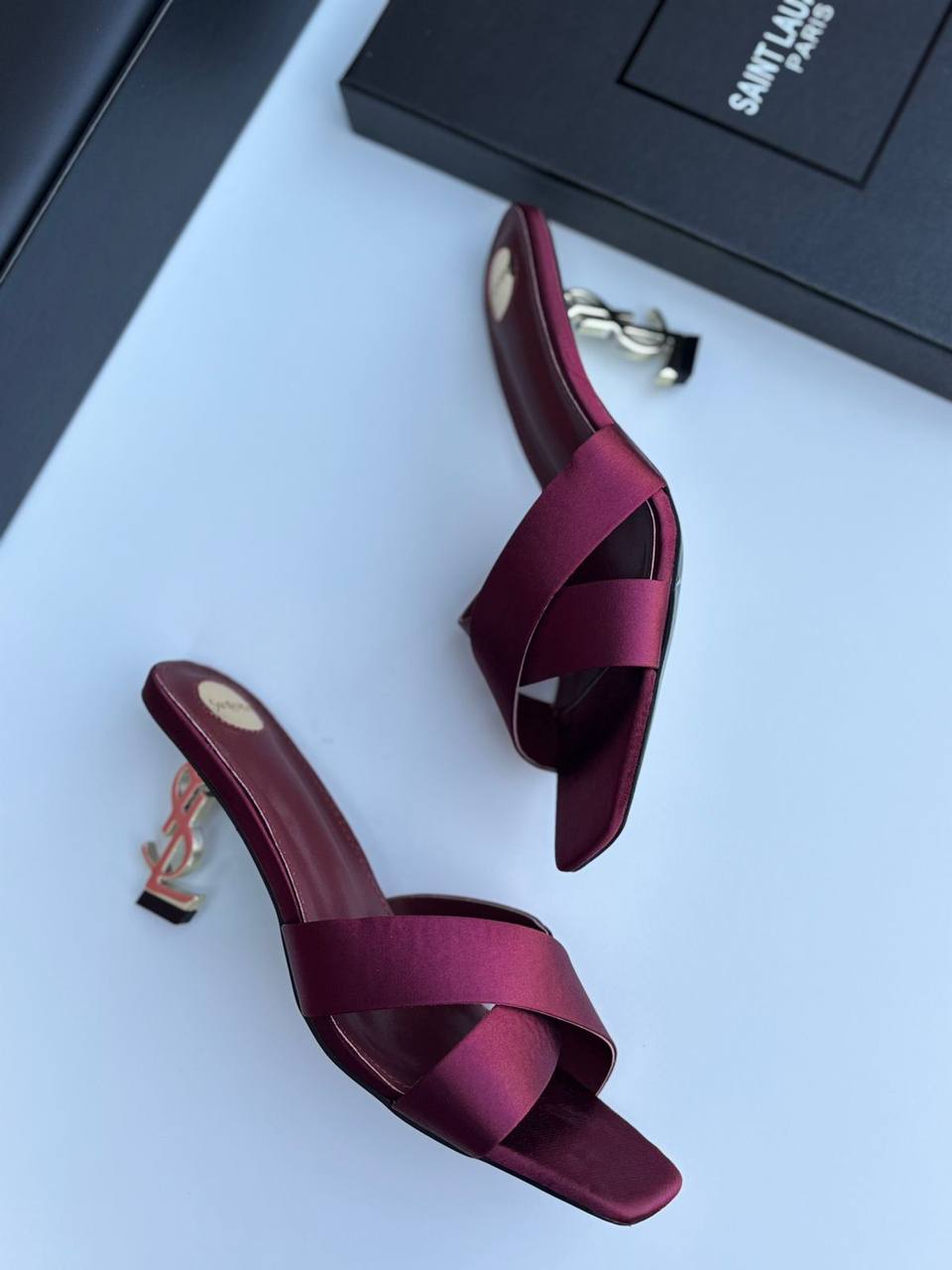 YSL
120 dhs🪙💕
Size 36-42

Zain55
♥️♥️♥️