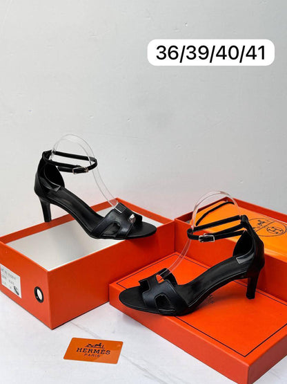 HERMES

𝐇𝐢𝐠𝐡 𝐪𝐮𝐚𝐥𝐢𝐭𝐲 💯 

100DHS🇦🇪🇦🇪

Zain21
♥️♥️♥️