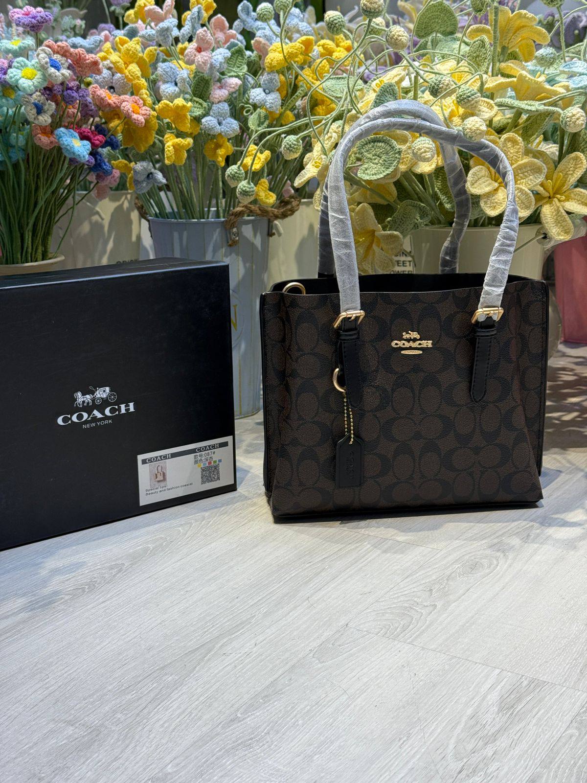 Coach Mollie 
Tote 25 bags
105 dhs❣️ 

with BOX
🎁🎁🎁

Zain44
♥️♥️♥️